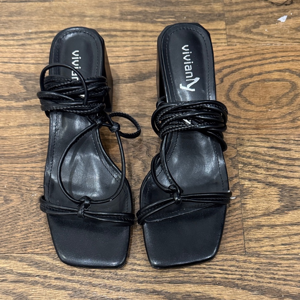 Viviana Elegant Black Strappy Sandals